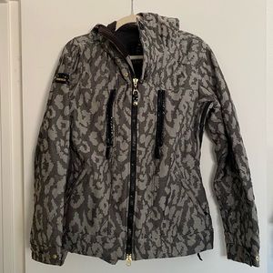 B by Burton women’s leopard snowboard jacket